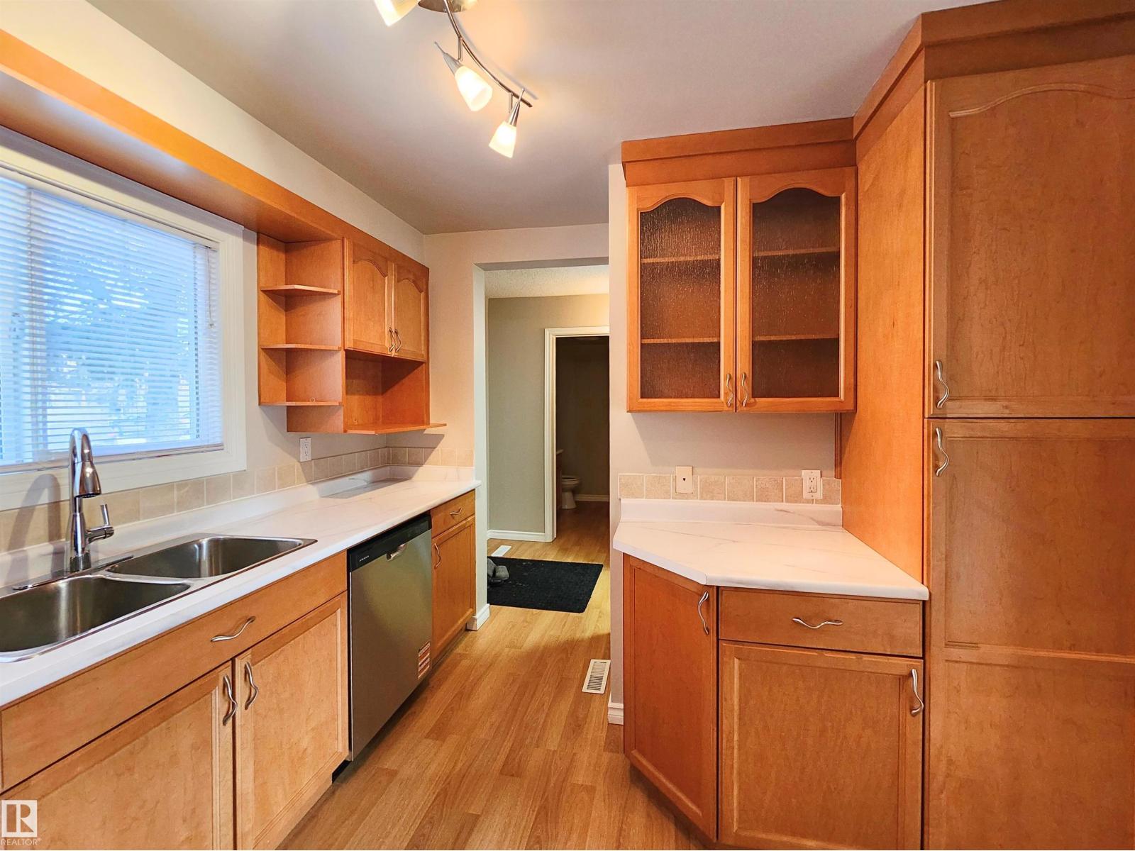 3812 20 Av Nw, Edmonton, Alberta  T6L 4B2 - Photo 4 - E4482334