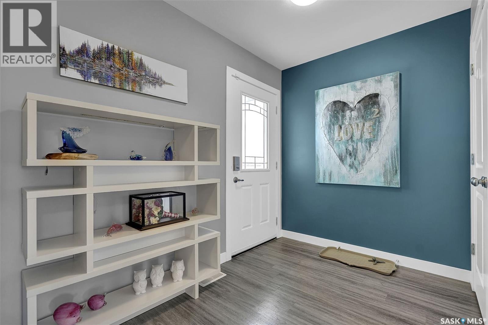 8933 Kestral Drive, Regina, Saskatchewan  S4Y 0C2 - Photo 4 - SK032947