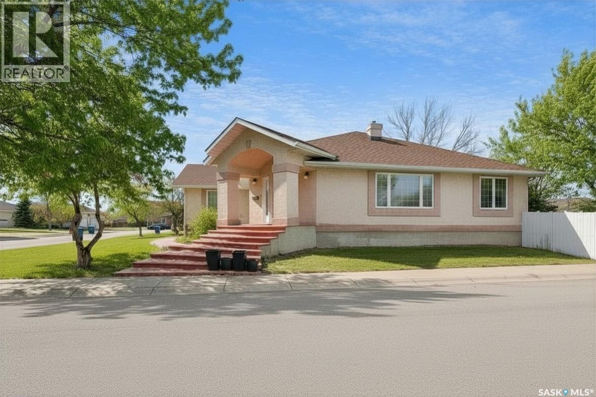 65 Jasmine COURT, Moose Jaw, Saskatchewan