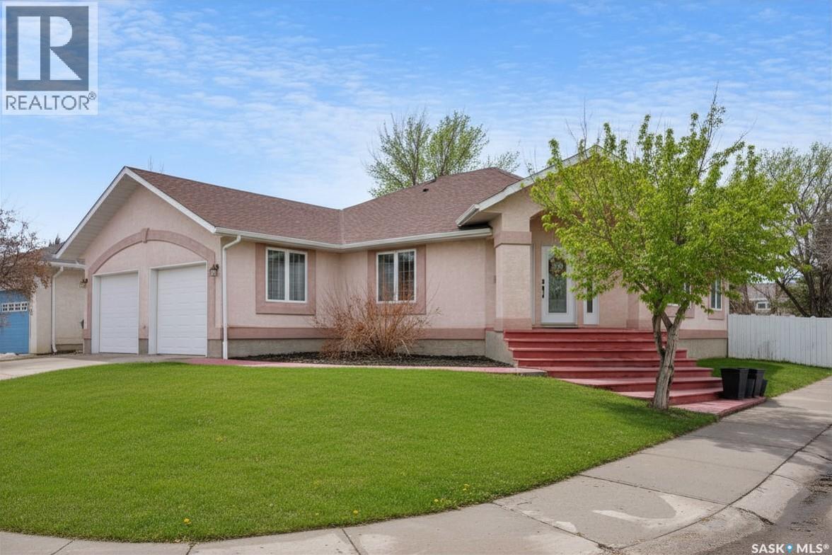 65 Jasmine Court, Moose Jaw, Saskatchewan  S6J 1K2 - Photo 2 - SK032937