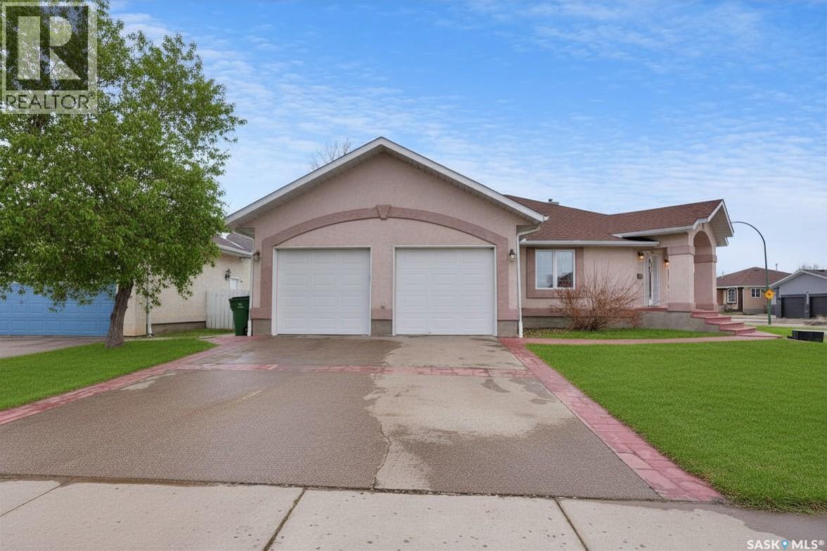 65 Jasmine Court, Moose Jaw, Saskatchewan  S6J 1K2 - Photo 3 - SK032937