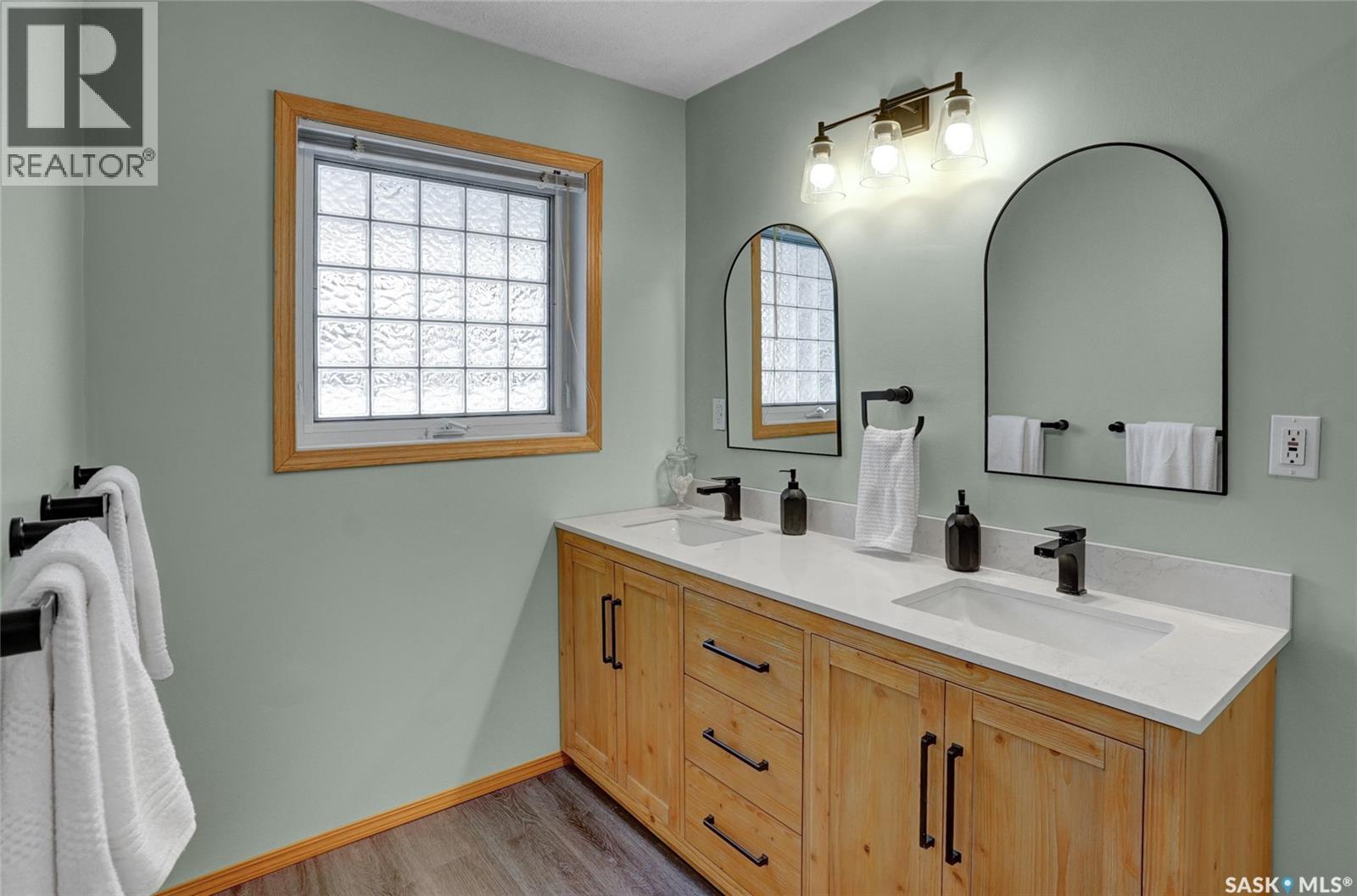 65 Jasmine Court, Moose Jaw, Saskatchewan  S6J 1K2 - Photo 31 - SK032937