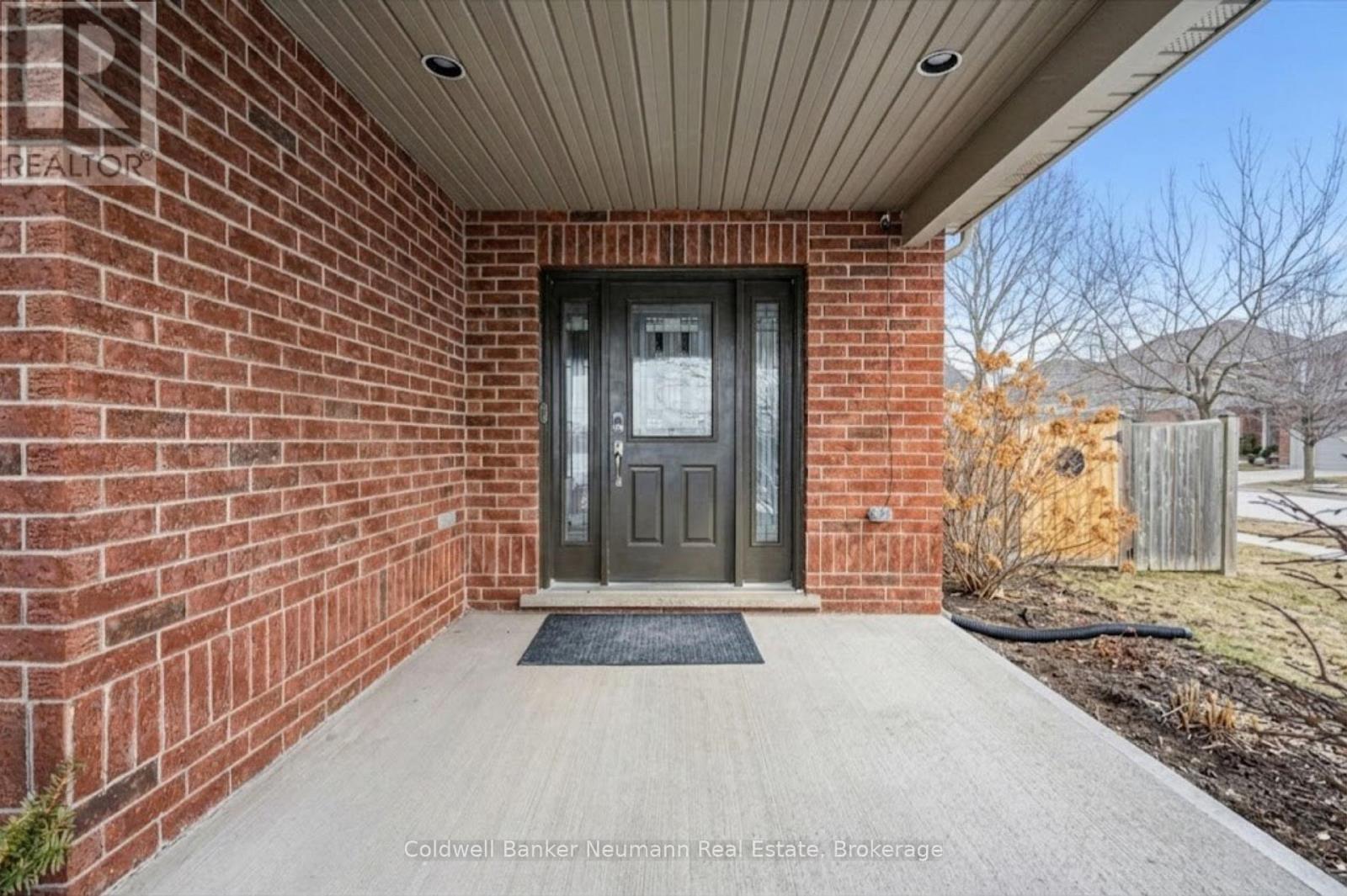 176 Colonial Drive, Guelph, Ontario N1L 1T7 - Photo 3 - X12910238