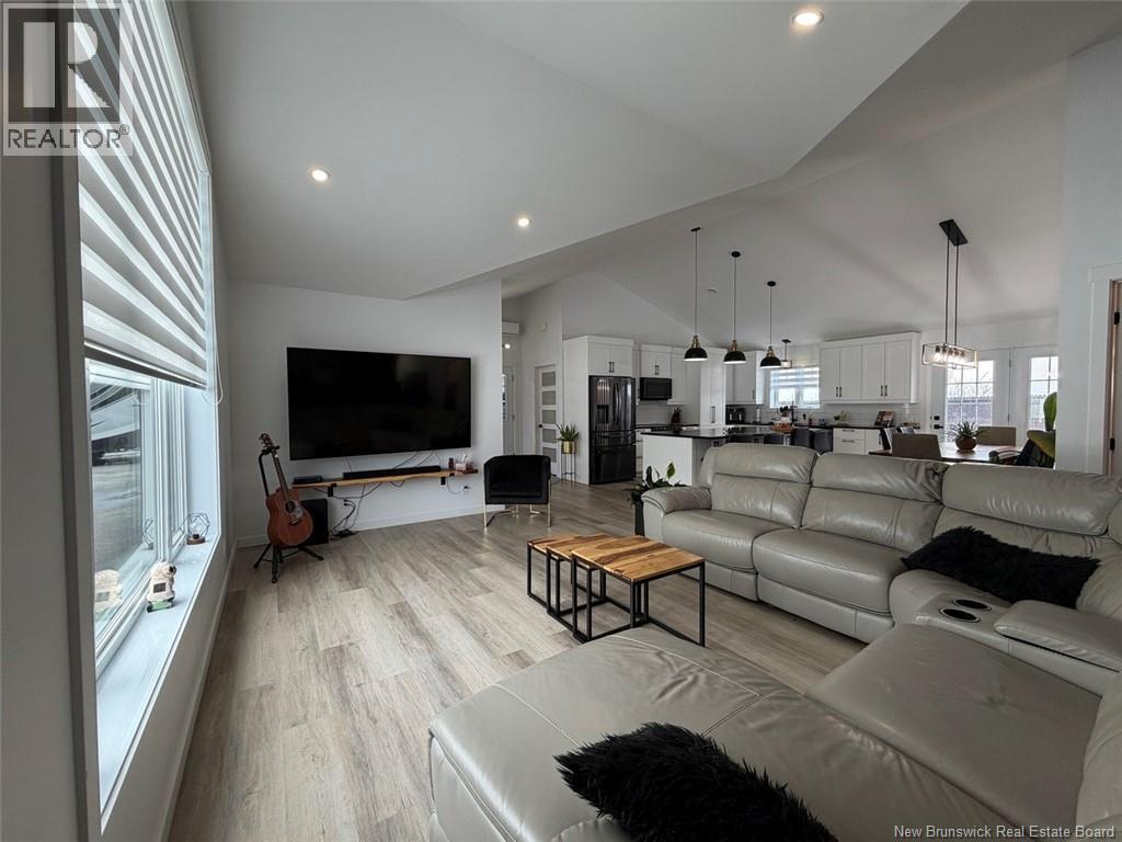 42 Chouinard Street, Saint-Quentin, New Brunswick  E8A 1L3 - Photo 10 - NB136981