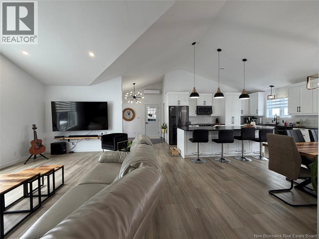 42 Chouinard Street, Saint-Quentin, New Brunswick  E8A 1L3 - Photo 6 - NB136981