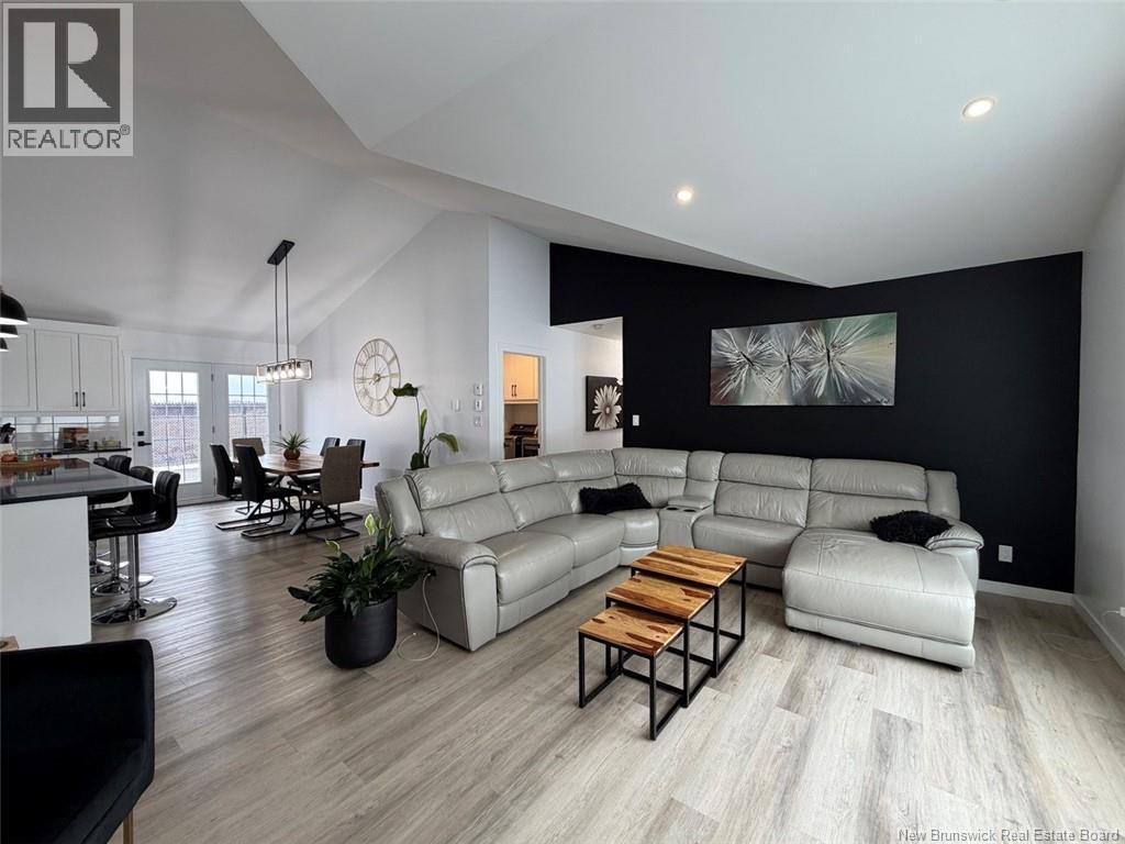 42 Chouinard Street, Saint-Quentin, New Brunswick  E8A 1L3 - Photo 9 - NB136981