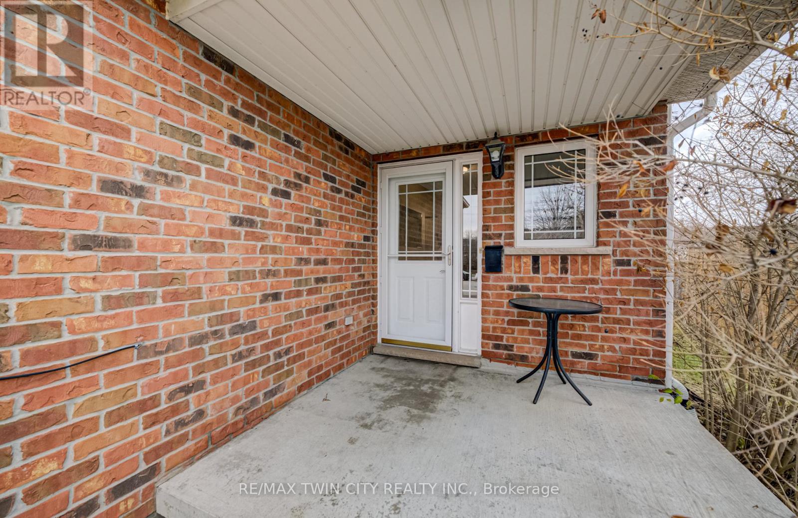 444 Annapolis Court, Waterloo, Ontario  N2K 4E7 - Photo 3 - X13001414