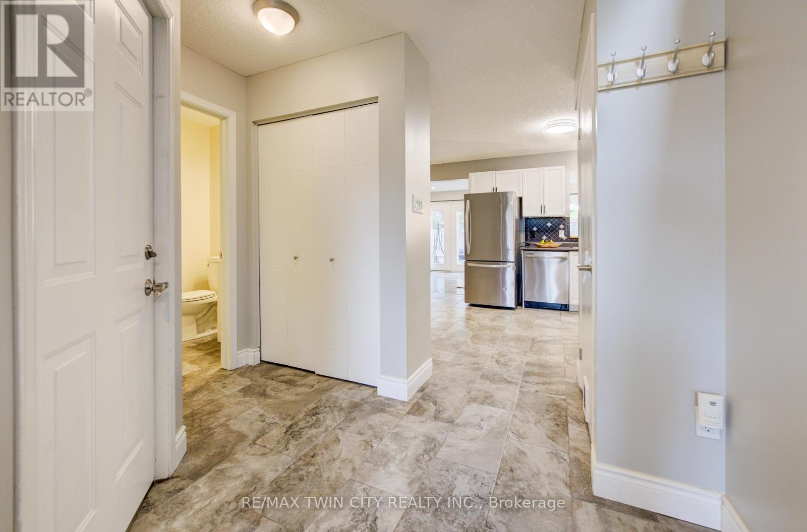 444 Annapolis Court, Waterloo, Ontario  N2K 4E7 - Photo 5 - X13001414