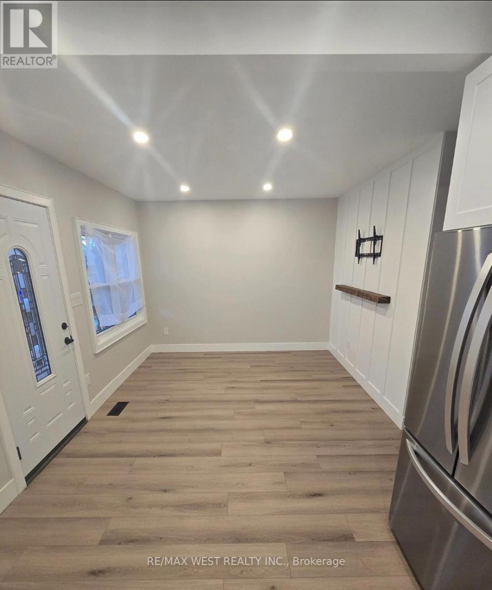 413 Paling Avenue, Hamilton, Ontario  L8H 5K3 - Photo 2 - X13001470