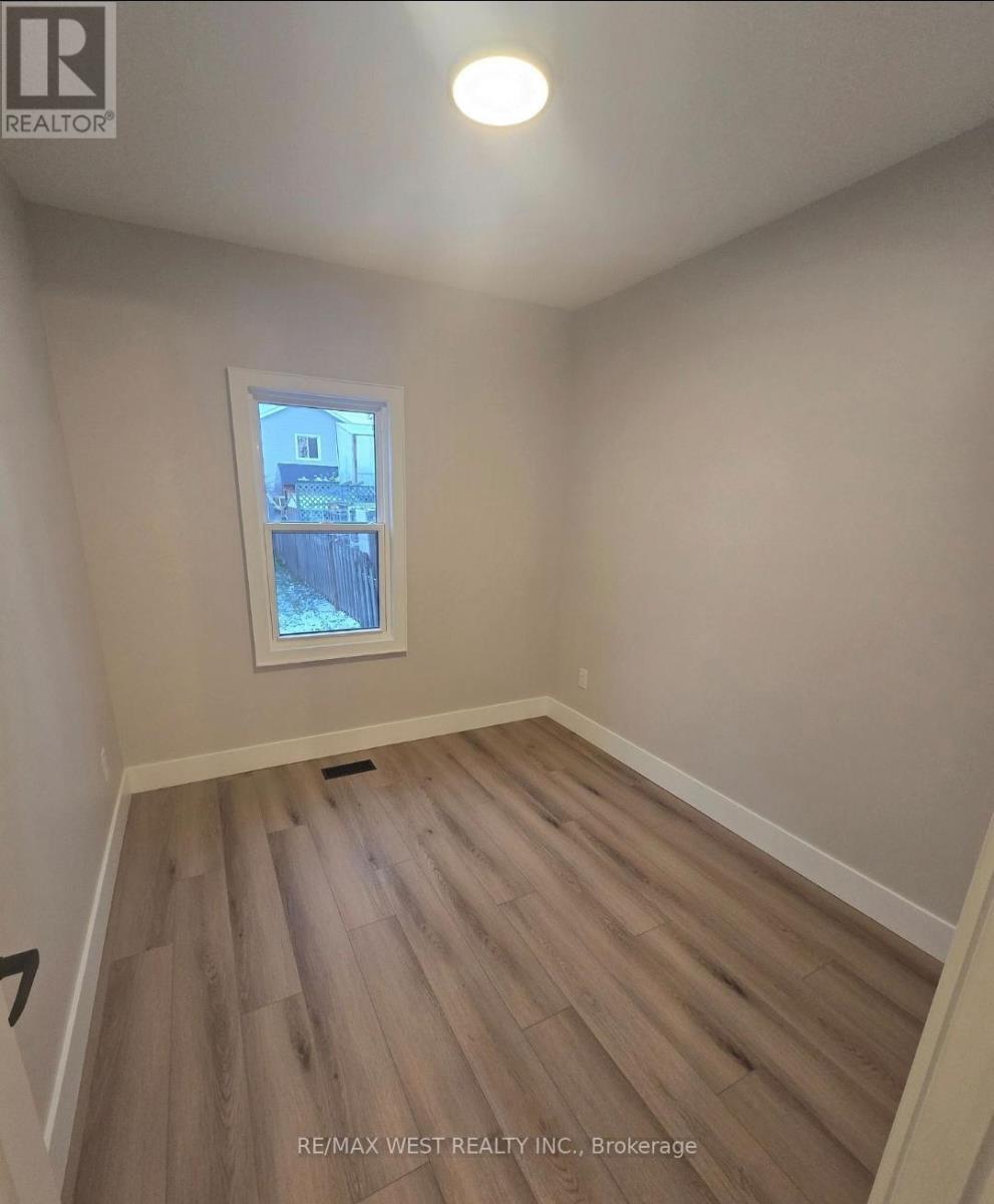 413 Paling Avenue, Hamilton, Ontario  L8H 5K3 - Photo 4 - X13001470