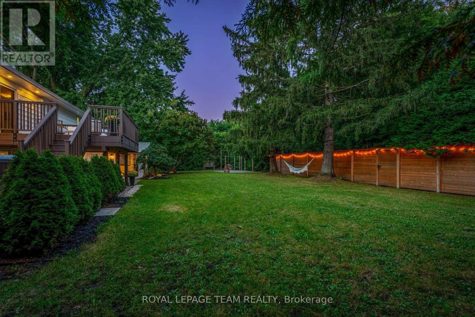 28 Maplehill Way, Ottawa, Ontario  K2C 3H1 - Photo 40 - X12824502