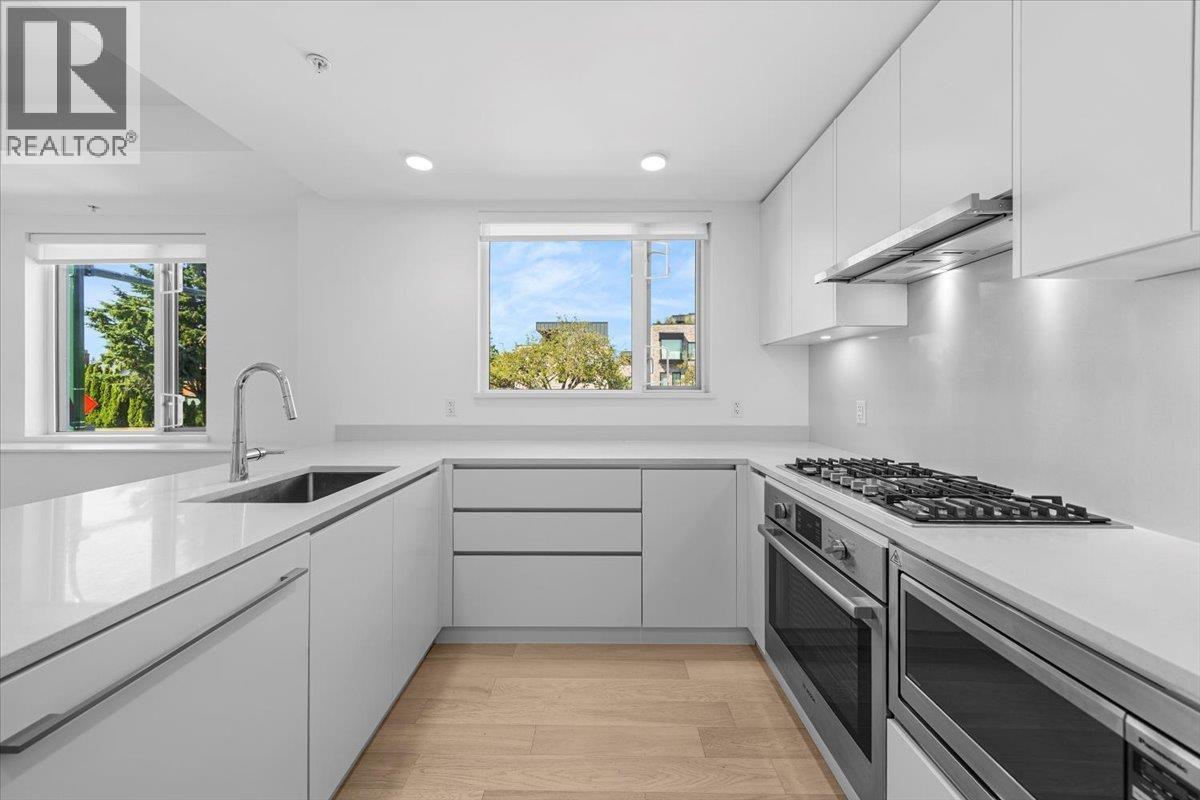 Listing Picture 7 of 32 : 4110 COLUMBIA STREET, Vancouver / 溫哥華 - 魯藝地產 Yvonne Lu Group - MLS Medallion Club Member