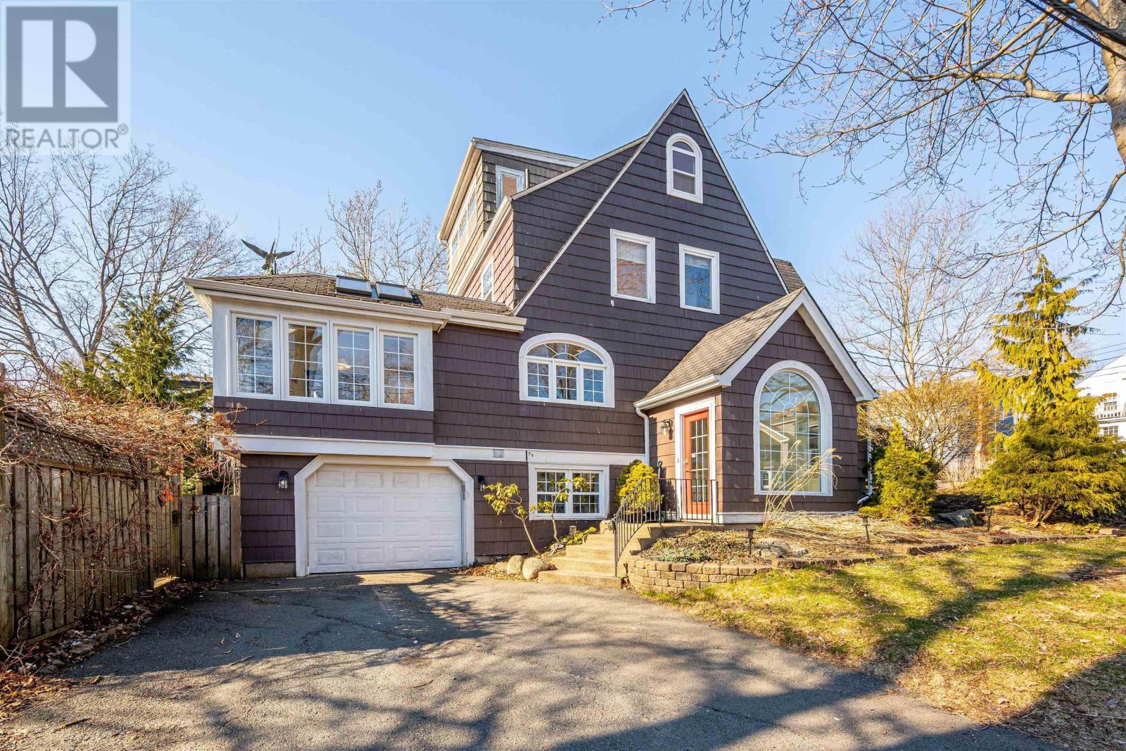 1638 Beech Street, Halifax, Nova Scotia  B3H 4B4 - Photo 2 - 202607295