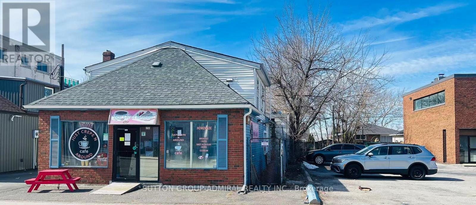 1 - 233 PARKDALE AVENUE, Hamilton, Ontario