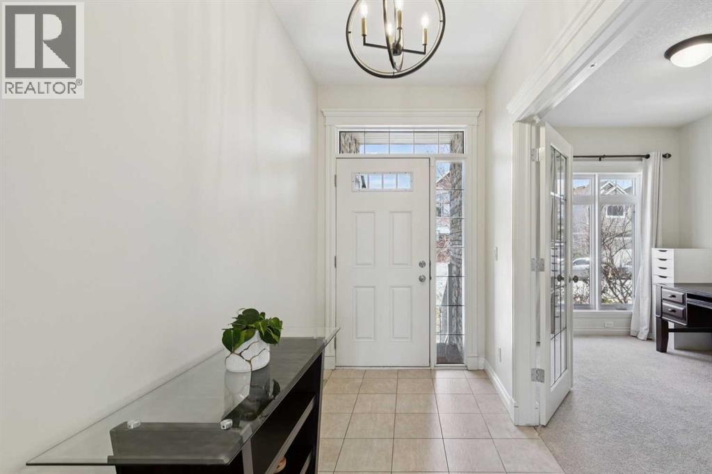 103 West Coach Way Sw, Calgary, Alberta  T3H 0M8 - Photo 3 - A2299376