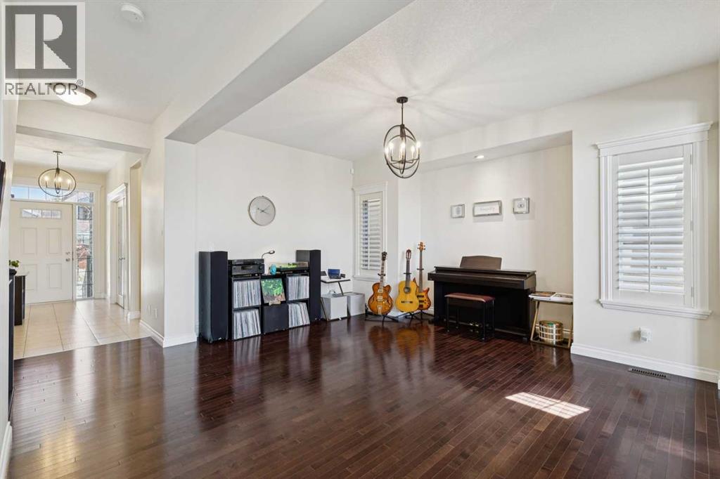 103 West Coach Way Sw, Calgary, Alberta  T3H 0M8 - Photo 7 - A2299376