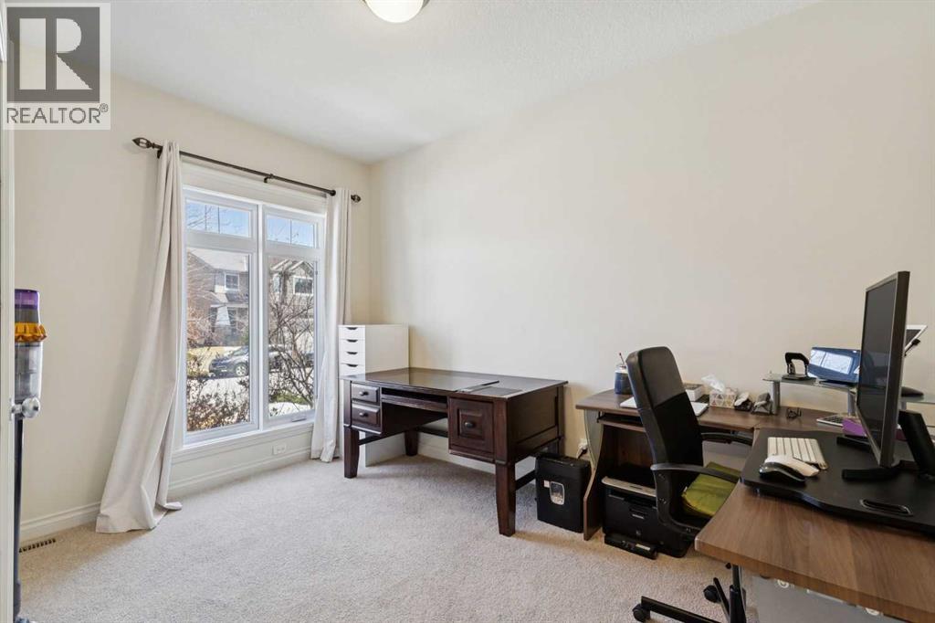 103 West Coach Way Sw, Calgary, Alberta  T3H 0M8 - Photo 4 - A2299376