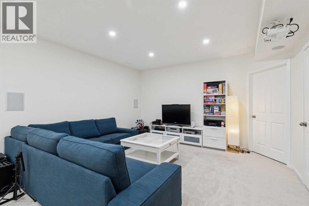 103 West Coach Way Sw, Calgary, Alberta  T3H 0M8 - Photo 33 - A2299376