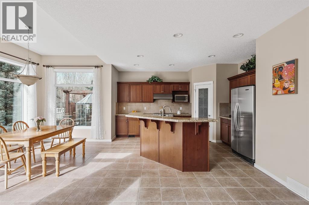 430 Discovery Ridge Boulevard Sw, Calgary, Alberta  T3H 5T7 - Photo 7 - A2301240