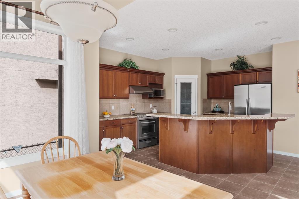 430 Discovery Ridge Boulevard Sw, Calgary, Alberta  T3H 5T7 - Photo 14 - A2301240