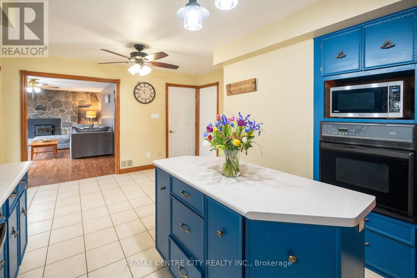 272 Coad Street, Southwest Middlesex, Ontario  N0L 1M0 - Photo 10 - X13001542