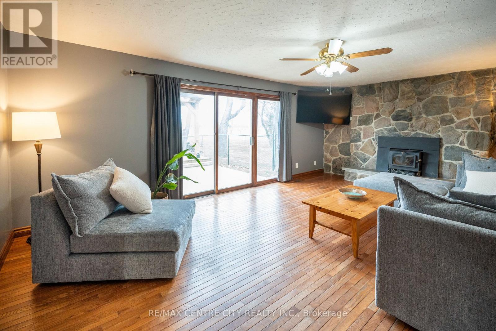 272 Coad Street, Southwest Middlesex, Ontario  N0L 1M0 - Photo 11 - X13001542