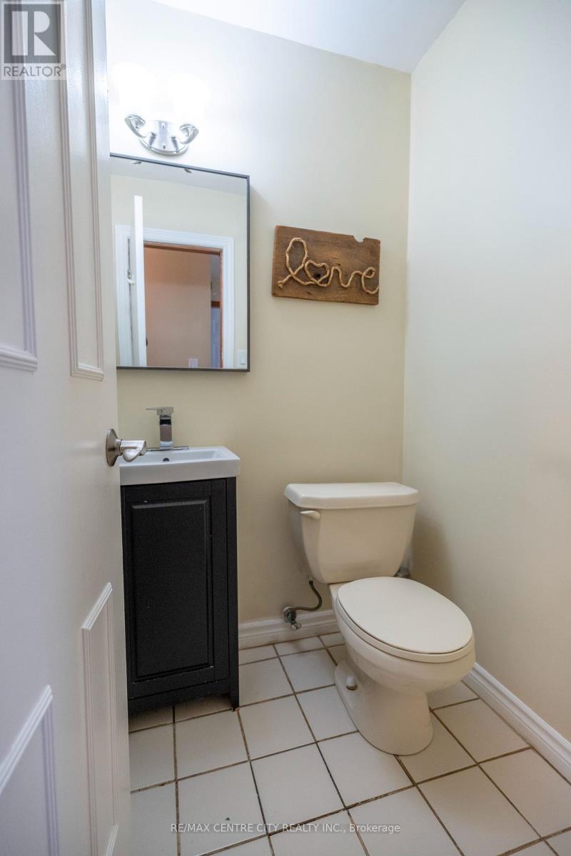 272 Coad Street, Southwest Middlesex, Ontario  N0L 1M0 - Photo 13 - X13001542