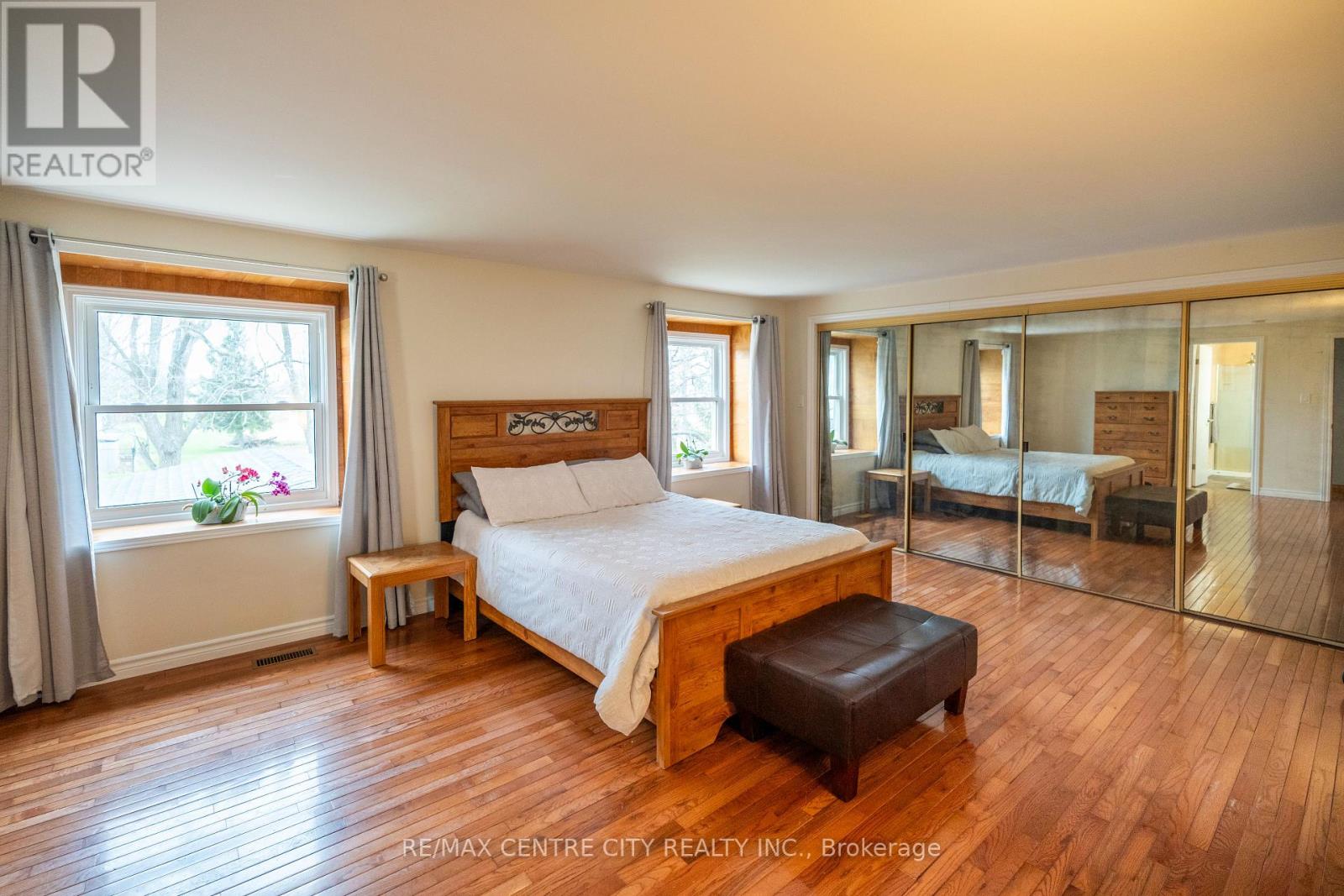 272 Coad Street, Southwest Middlesex, Ontario  N0L 1M0 - Photo 15 - X13001542