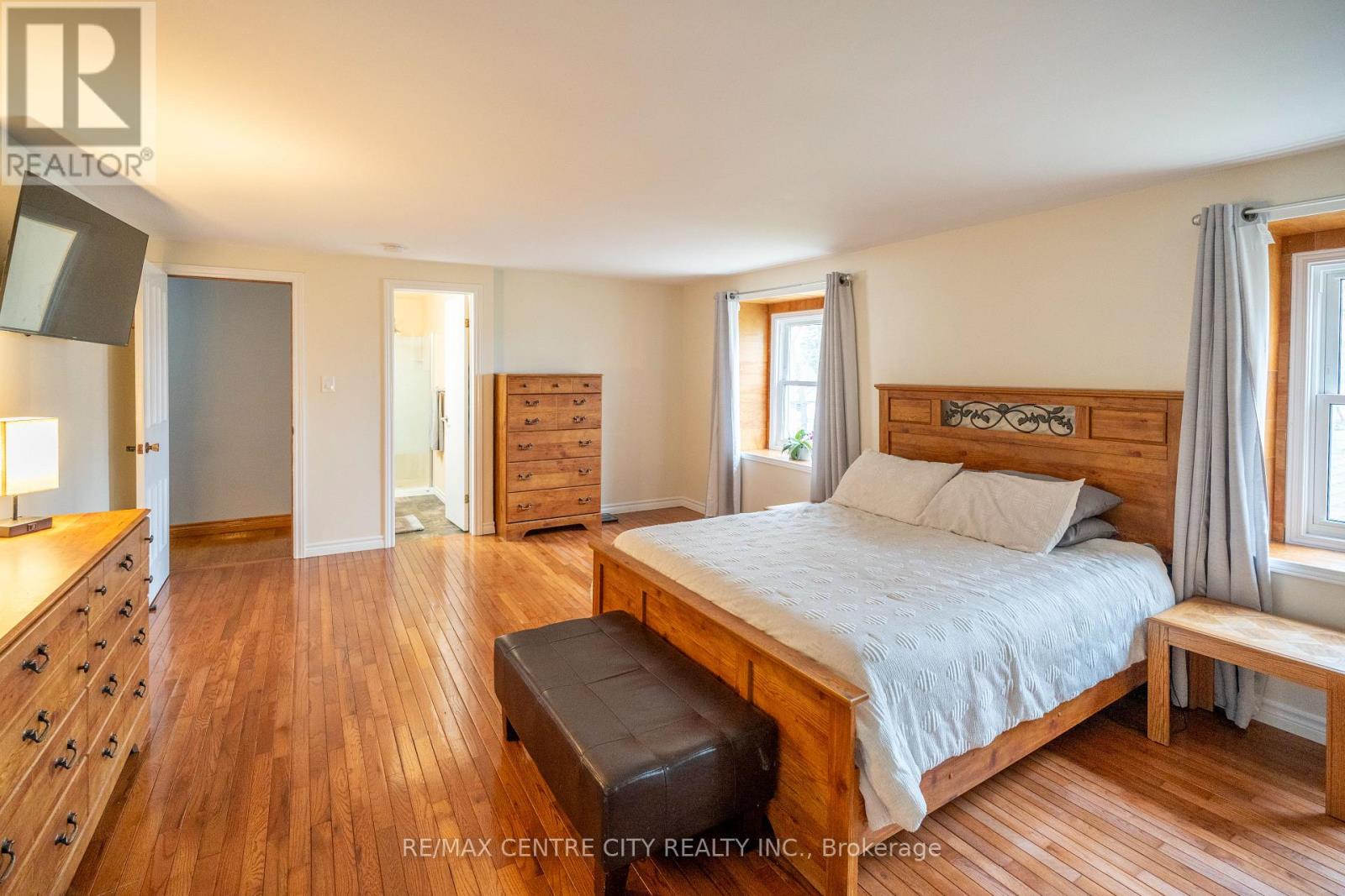 272 Coad Street, Southwest Middlesex, Ontario  N0L 1M0 - Photo 16 - X13001542