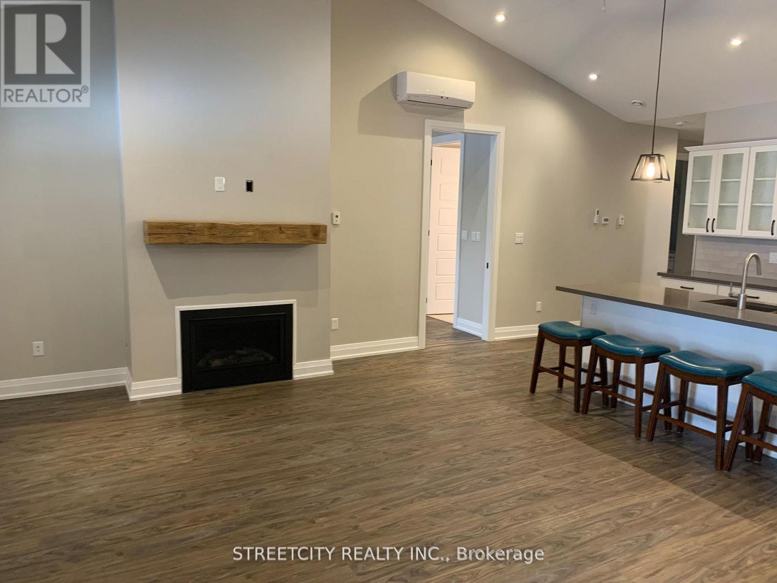 4 - 1868 L\\longwoods Road, Southwest Middlesex, Ontario  N0L 2N0 - Photo 2 - X13001624