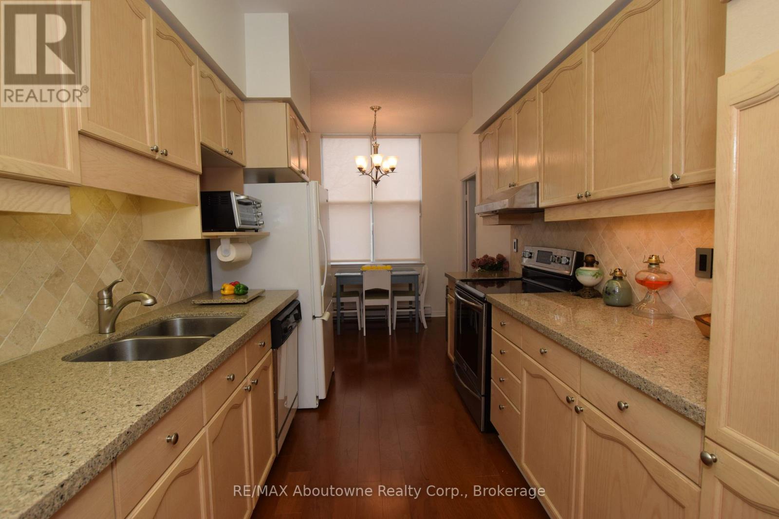 110 - 2199 Sixth Line, Oakville, Ontario  L6H 5V3 - Photo 15 - W13001484