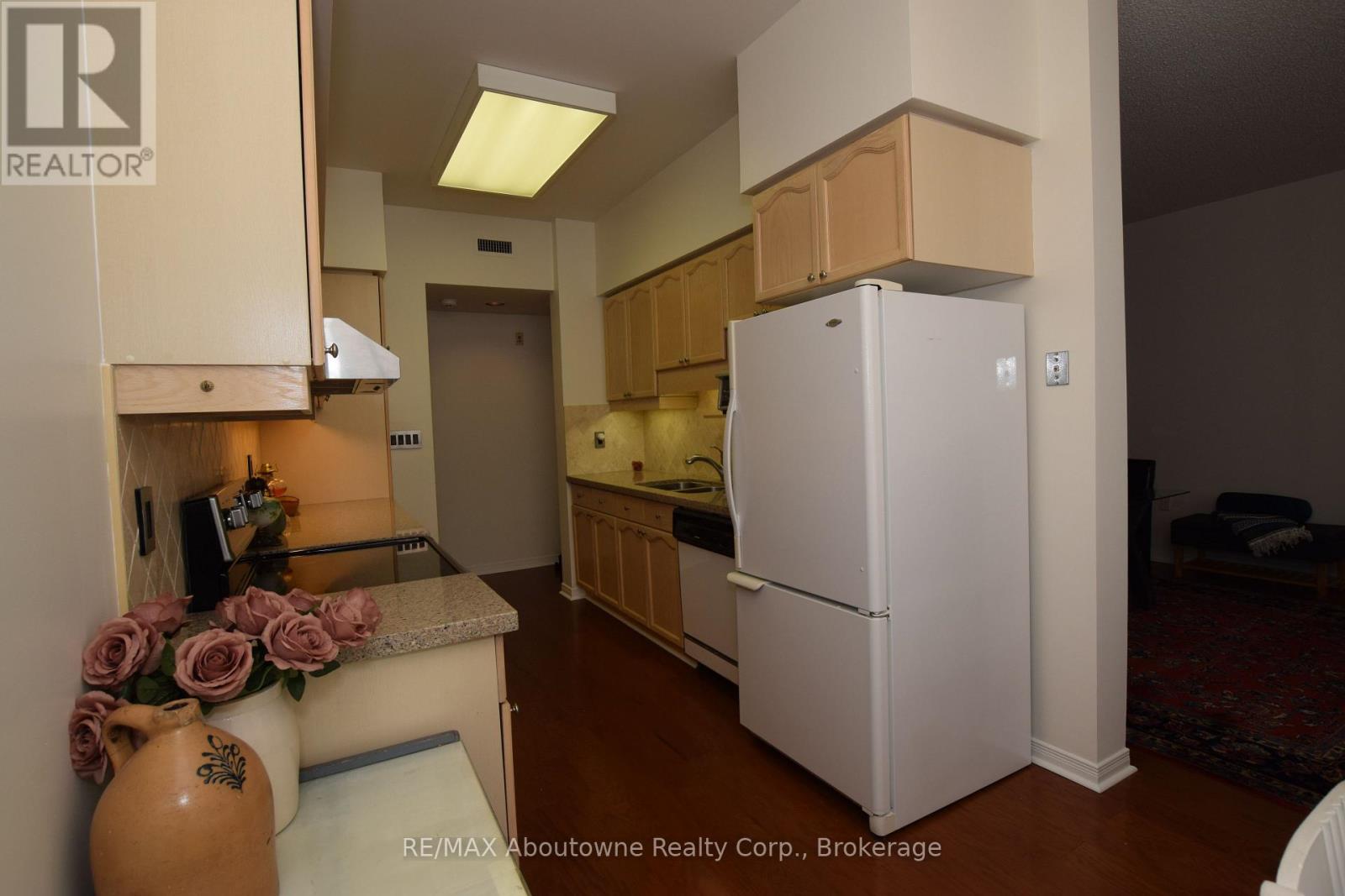 110 - 2199 Sixth Line, Oakville, Ontario  L6H 5V3 - Photo 16 - W13001484