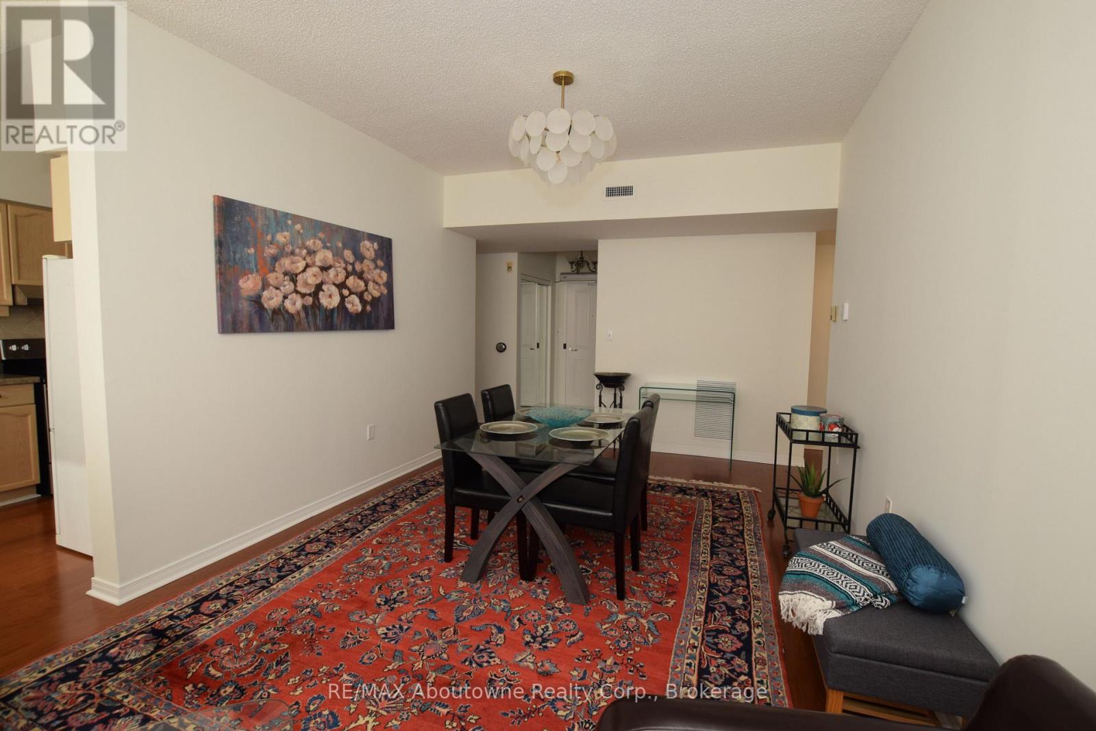 110 - 2199 Sixth Line, Oakville, Ontario  L6H 5V3 - Photo 6 - W13001484