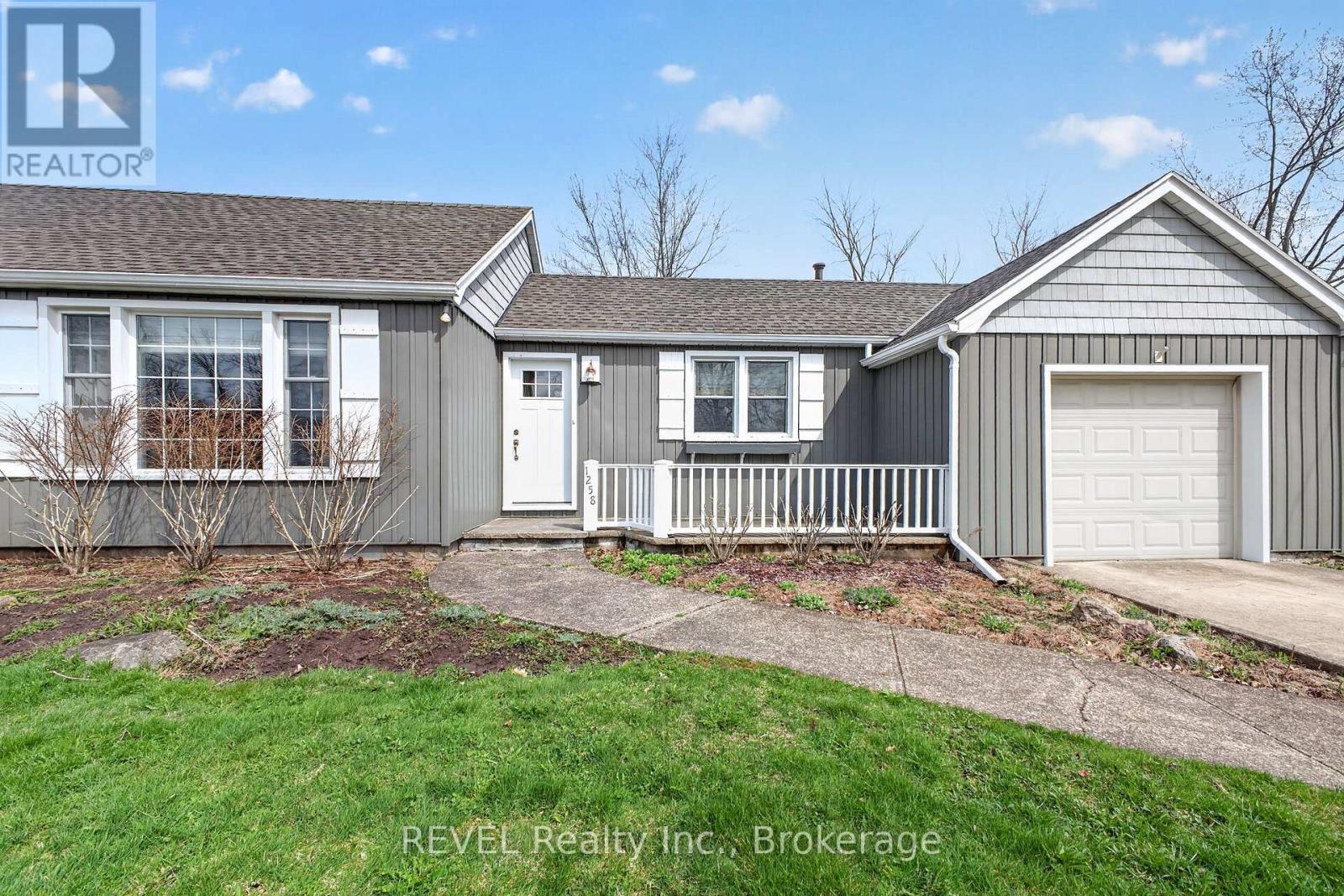 1258 Phillips Street, Fort Erie, Ontario  L2A 3B7 - Photo 3 - X13001642