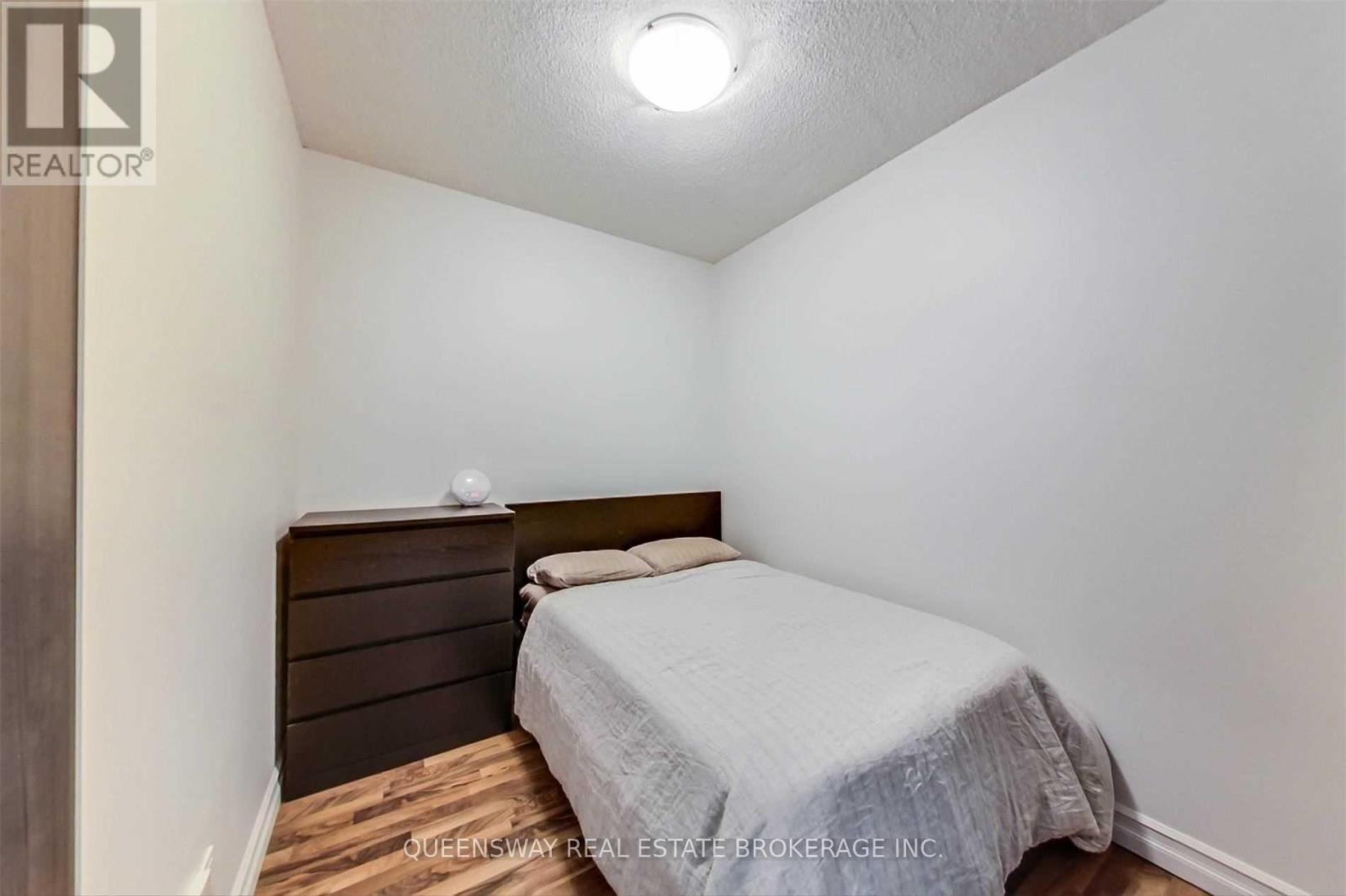 915 - 2464 Weston Road, Toronto, Ontario  M9N 0A2 - Photo 5 - W12935064