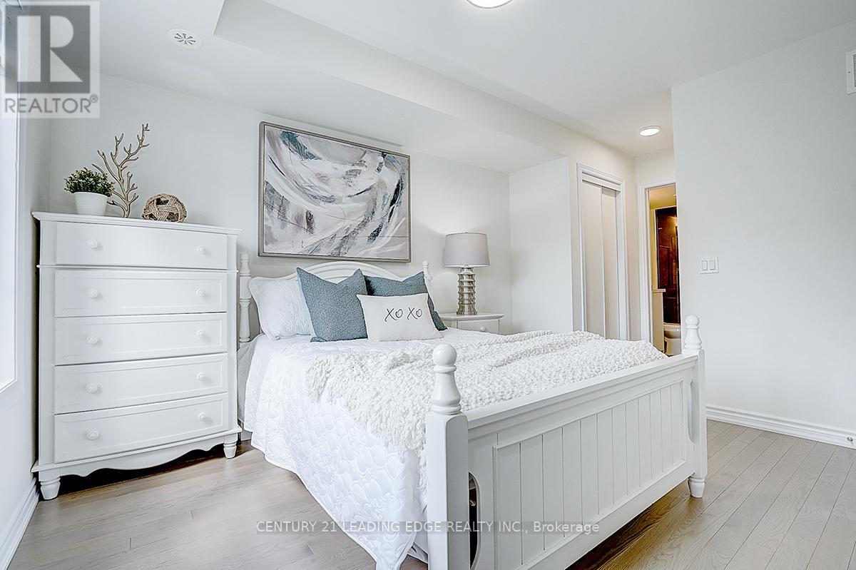 32 William Shearn Crescent, Markham, Ontario  L6C 3J4 - Photo 30 - N12976704