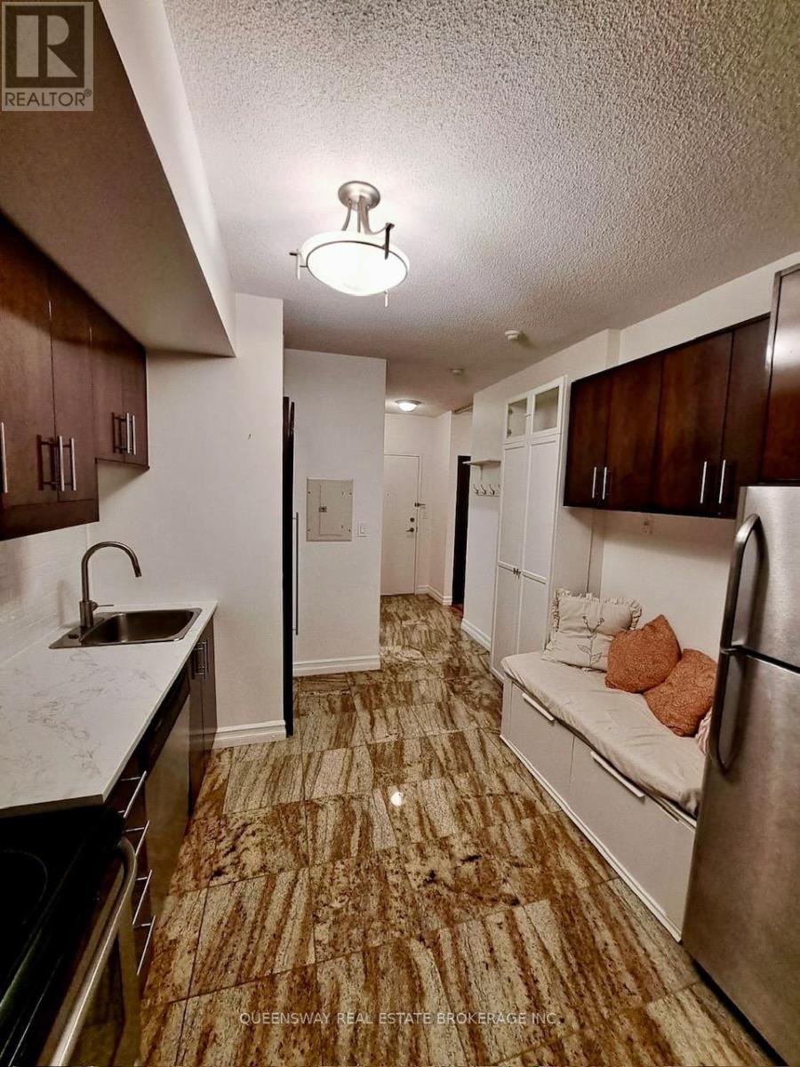 915 - 2464 Weston Road, Toronto, Ontario  M9N 0A2 - Photo 8 - W12935064