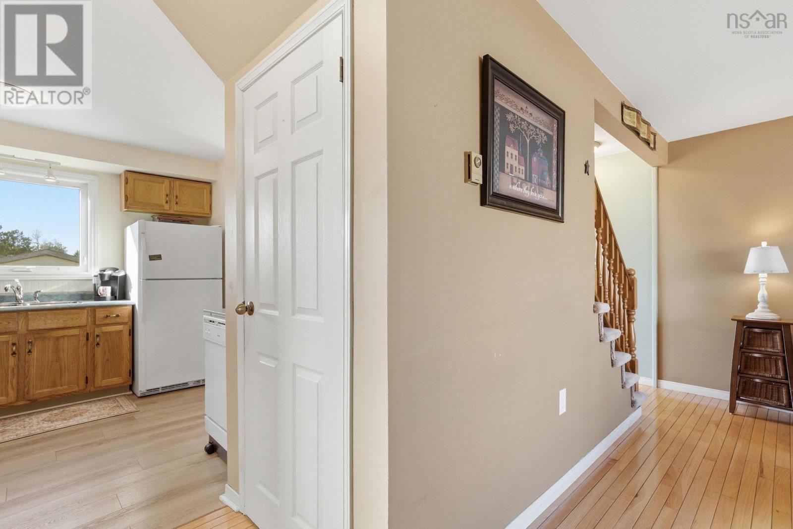 1 Oakwood Court, Dartmouth, Nova Scotia  B2W 5P8 - Photo 18 - 202607219