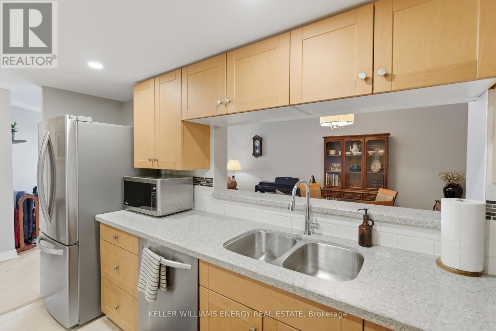 903 - 360 Watson Street W, Whitby, Ontario  L1N 9G2 - Photo 10 - E13001654