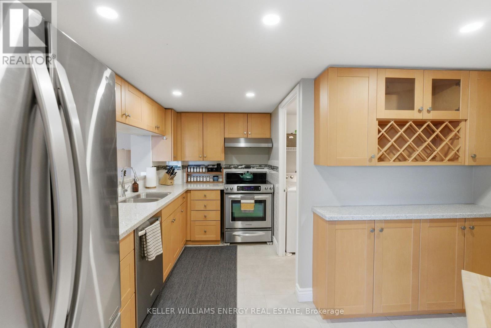 903 - 360 Watson Street W, Whitby, Ontario  L1N 9G2 - Photo 13 - E13001654