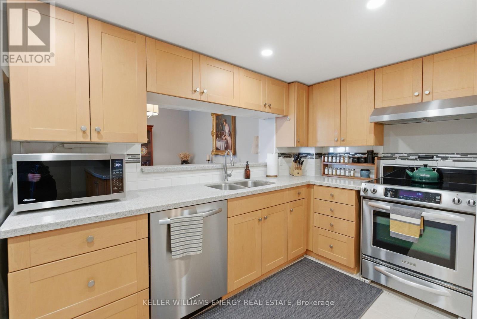 903 - 360 Watson Street W, Whitby, Ontario  L1N 9G2 - Photo 14 - E13001654