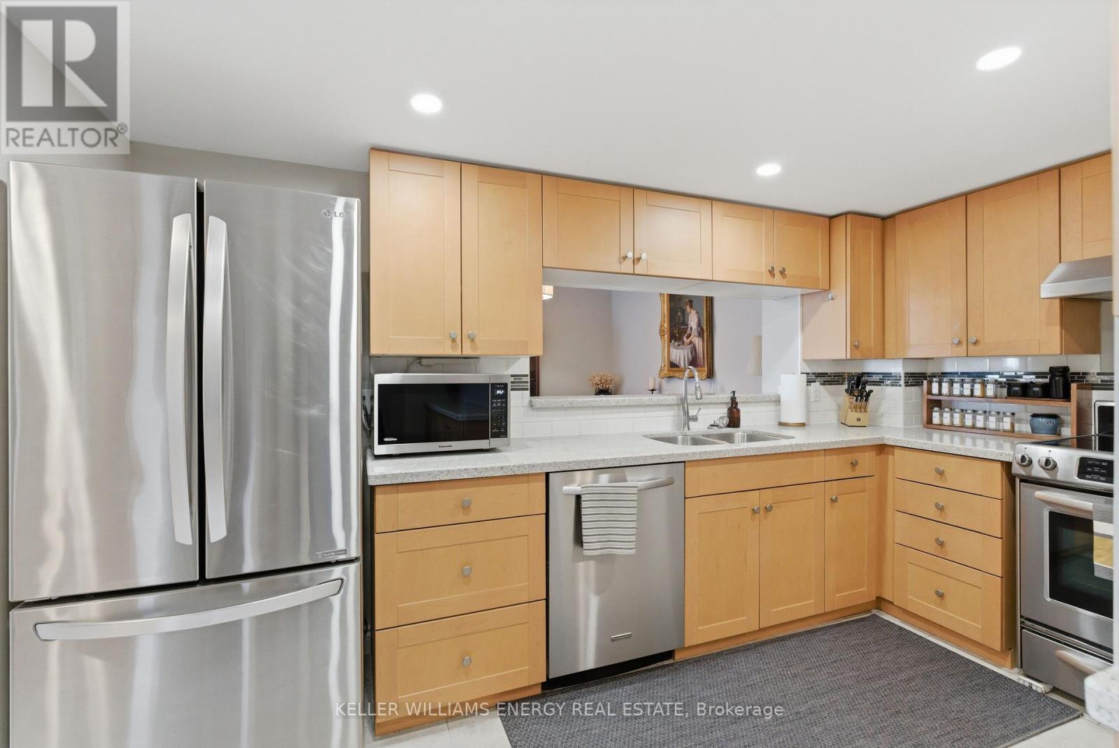 903 - 360 Watson Street W, Whitby, Ontario  L1N 9G2 - Photo 8 - E13001654