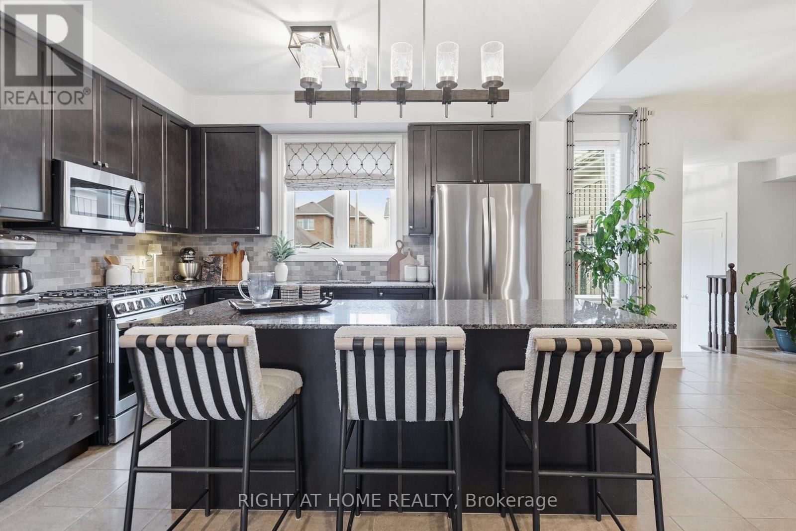 79 Ross Wright Avenue, Clarington, Ontario  L1C 3K7 - Photo 10 - E13001722