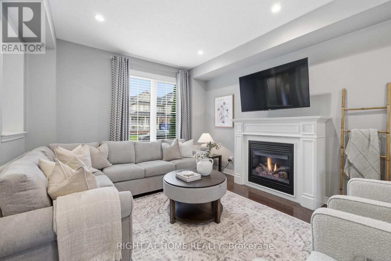 79 Ross Wright Avenue, Clarington, Ontario  L1C 3K7 - Photo 6 - E13001722