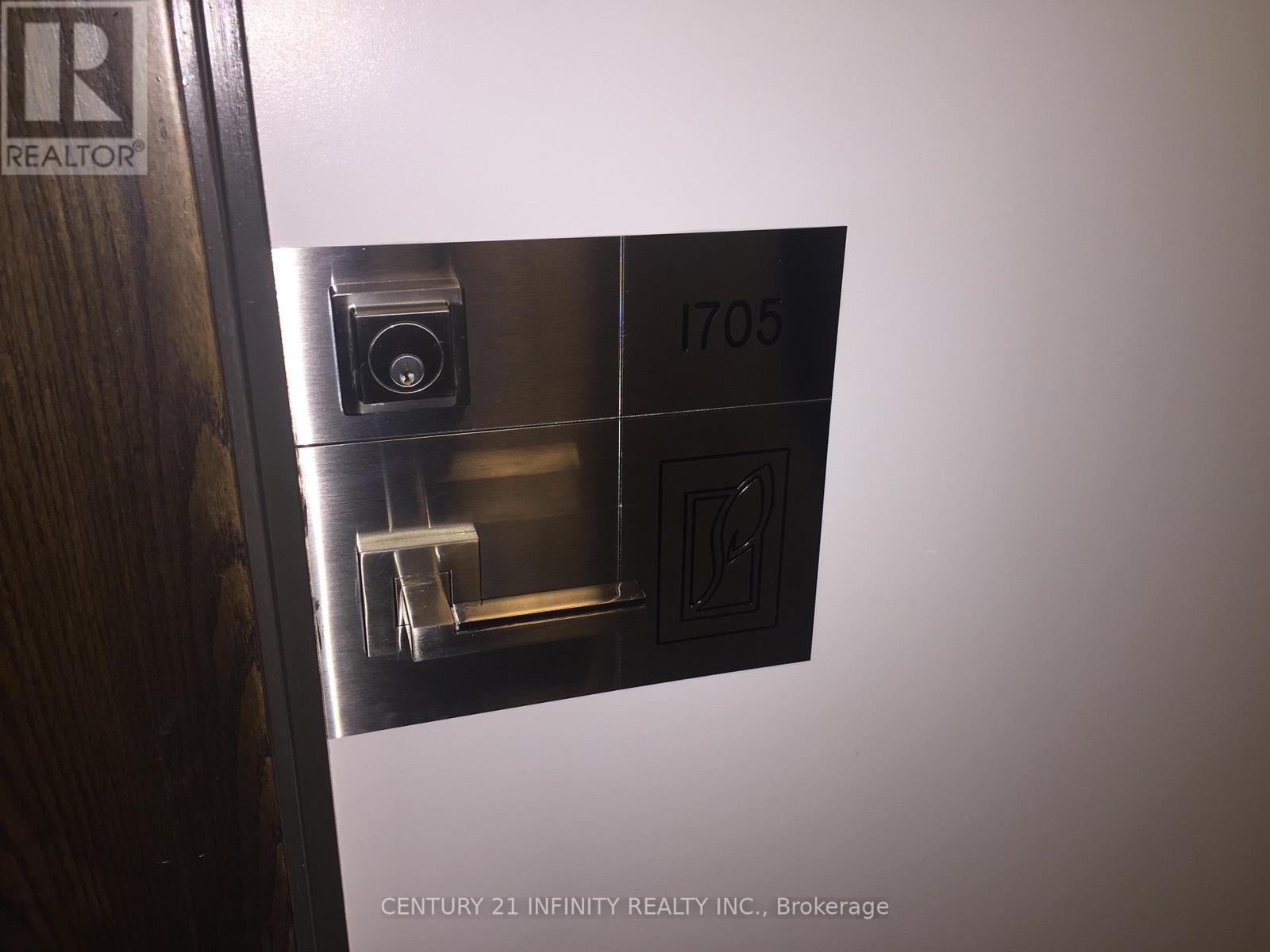 1705 - 4011 Brickstone Mews, Mississauga, Ontario  L5B 0J7 - Photo 3 - W13001796