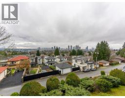 307 5340 HASTINGS STREET, Burnaby, British Columbia