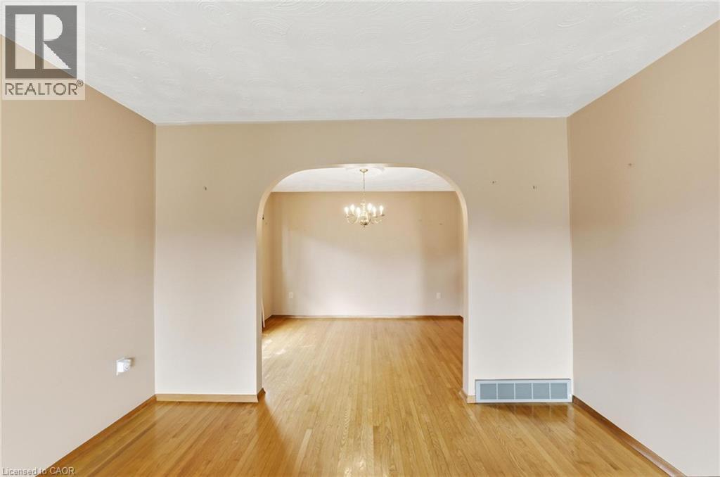 26 Adorn Court, Hamilton, Ontario  L8E 3N2 - Photo 9 - 40819902