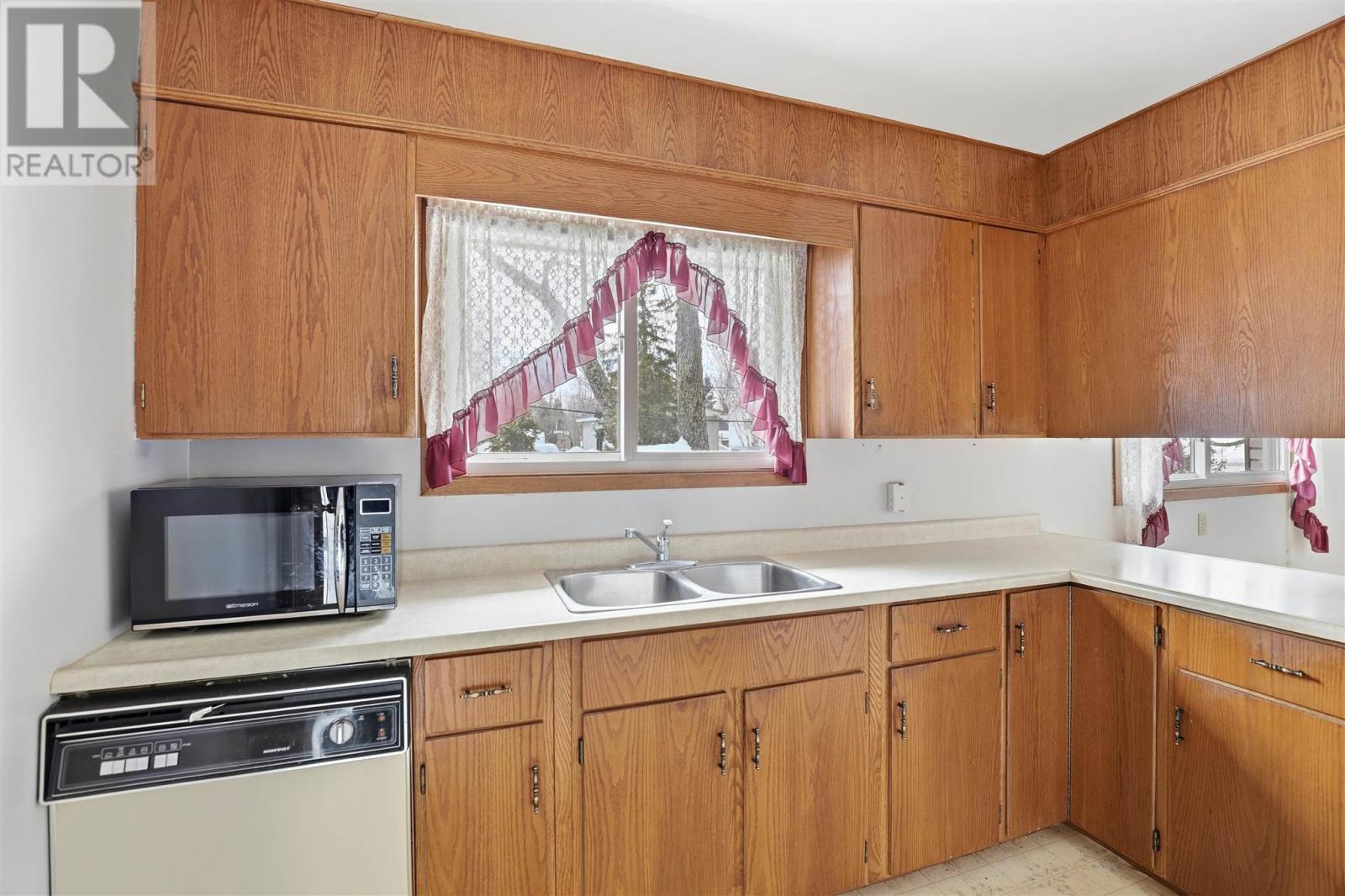 8 Ransome Dr, Sault Ste. Marie, Ontario  P6C 1N2 - Photo 11 - SM260682