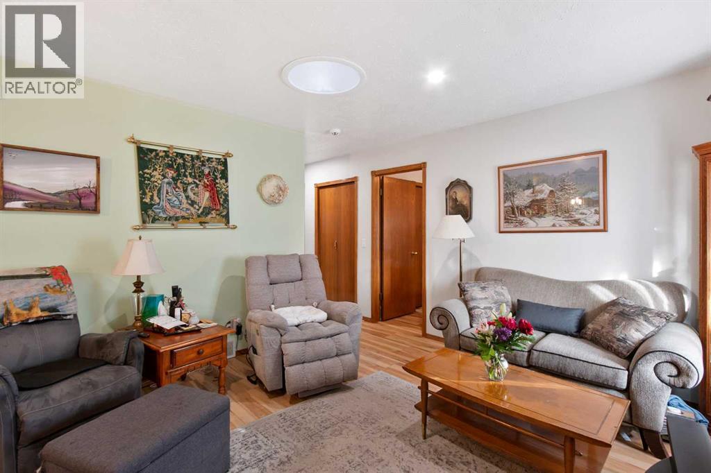 4102 Silverpark Estates Close, Olds, Alberta  T4H 1B4 - Photo 10 - A2289940