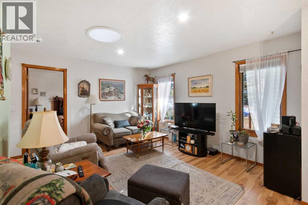 4102 Silverpark Estates Close, Olds, Alberta  T4H 1B4 - Photo 11 - A2289940